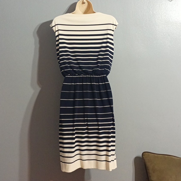 Lauren Ralph Lauren blue and white striped size 4 dress never worn - Picture 16 of 17
